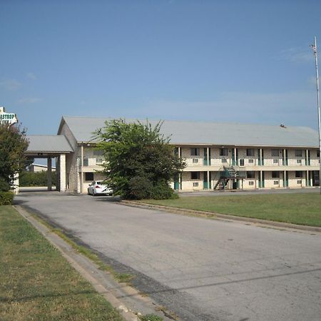 Bastrop Inn Ngoại thất bức ảnh